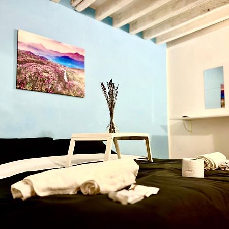 Genova Centro Affittacamere- Bagno In Comune Esterno foto