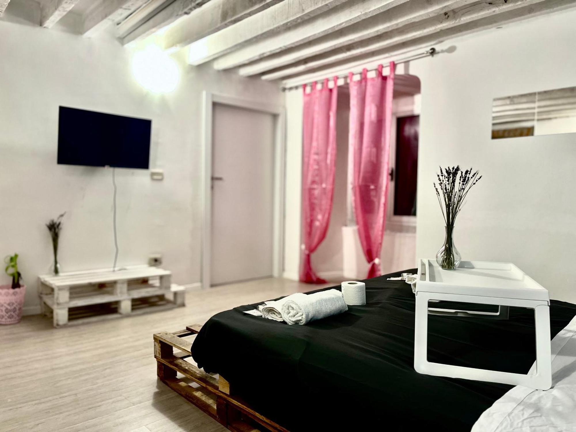 Genova Centro Affittacamere- Bagno In Comune Esterno foto